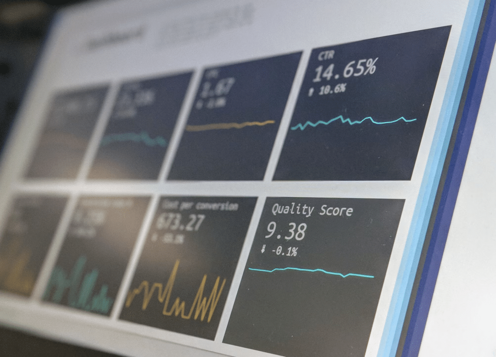 Financial and Corporate Credit Analysis Services for Banks and Investment Institutions